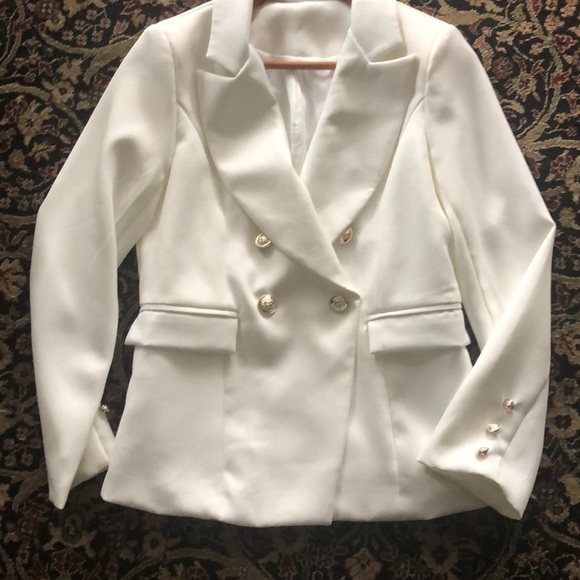 White Blazer - Picture 2 of 5